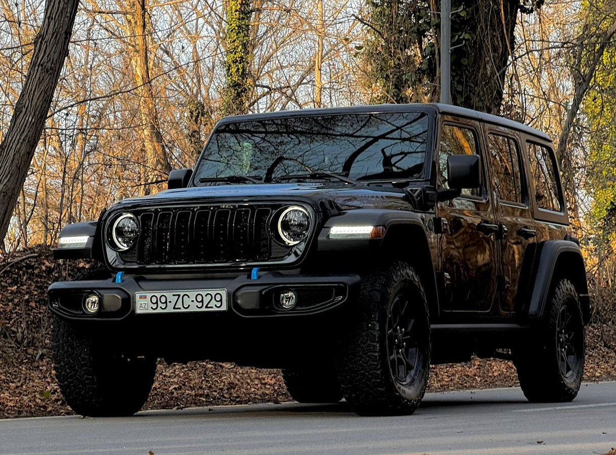 Rent a car in Baku Jeep Wrangler 2023
